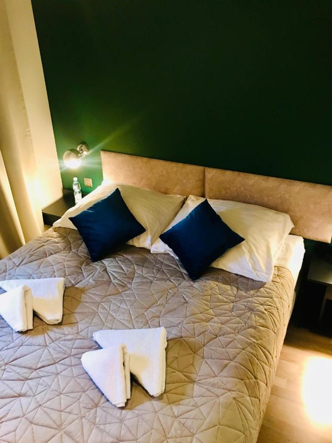 Apartamenty Teatralne 고르주프비엘코폴스키 외부 사진