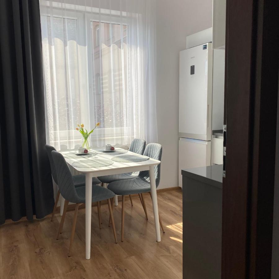 Apartamenty Teatralne 고르주프비엘코폴스키 외부 사진
